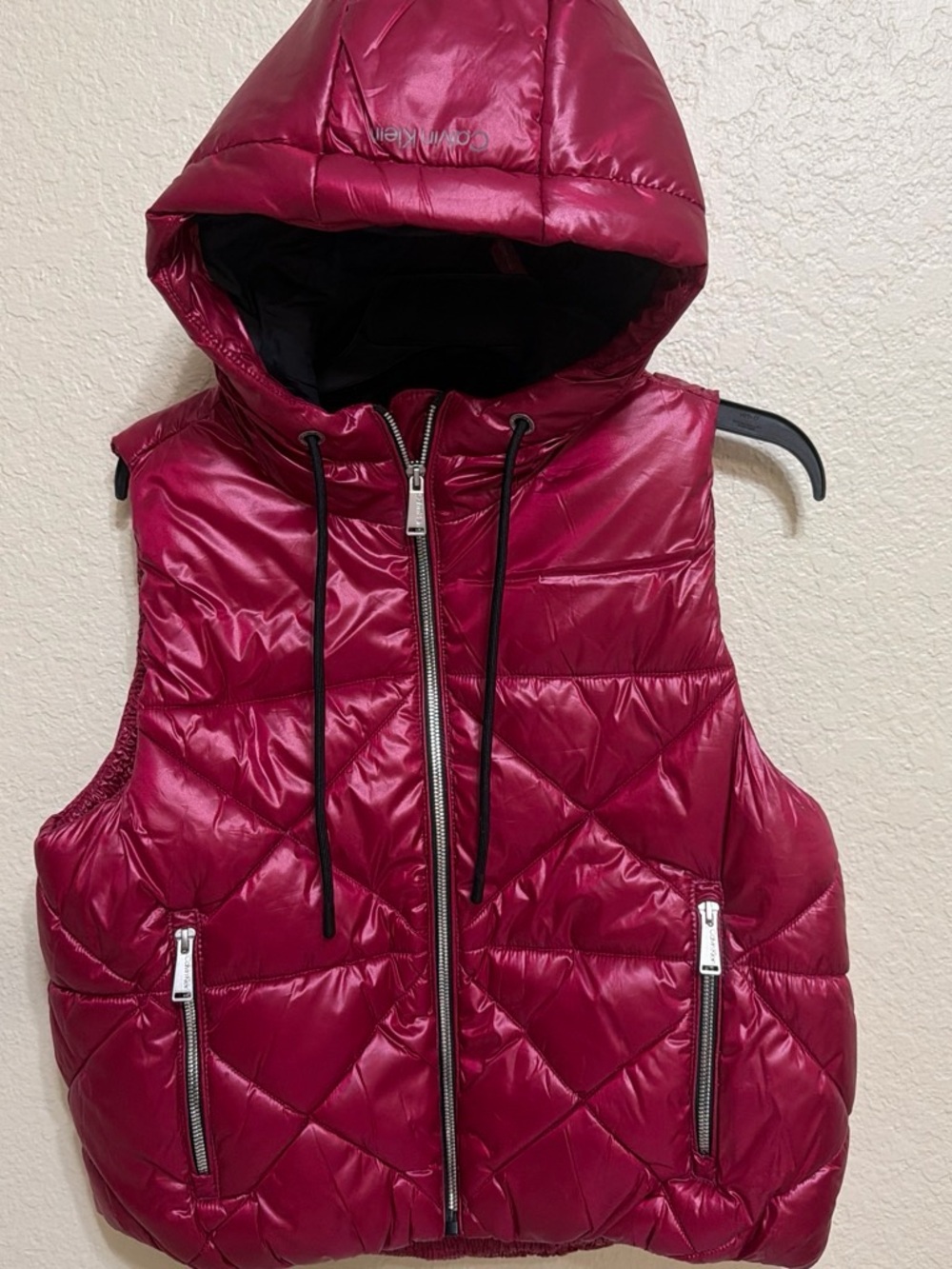 Calvin Klein Hooded Quilted Puffer Vest - Berry